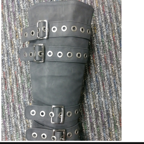 New Women's Knee High Black boots - Picture 5 of 5
